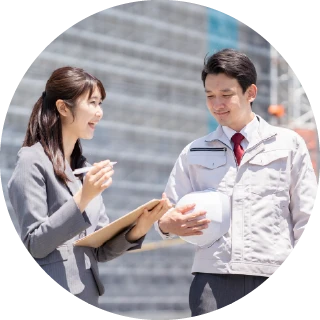 打ち合わせする男女